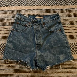 Levi’s shorts